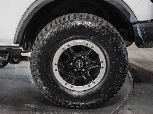 Used 2022 Ford Bronco Badlands w/ Sasquatch Package image 11