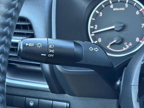 Certified 2022 Nissan Rogue SV w/ SV Premium Package image 28