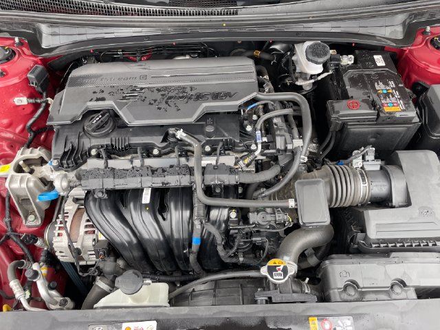 Used 2025 Hyundai Elantra SEL FWD image 31