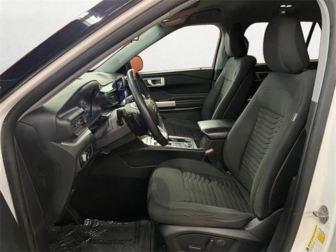 Used 2020 Ford Explorer XLT image 10