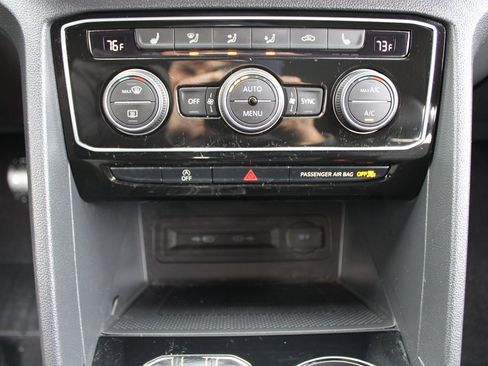 Certified 2023 Volkswagen Atlas Cross Sport SE image 17