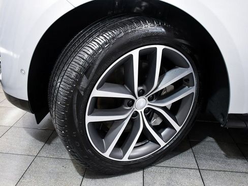 Used 2025 Land Rover Range Rover SE image 7