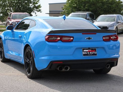 Used 2022 Chevrolet Camaro LT w/ Technology Package image 11