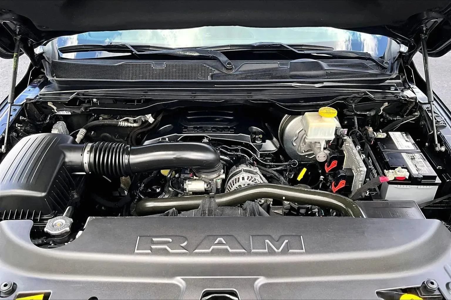 Used 2021 RAM 1500 Laramie RWD image 9