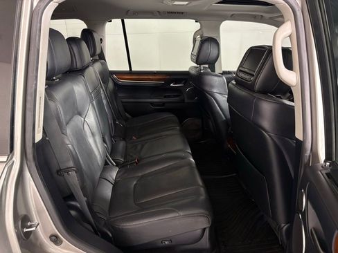 Used 2021 Lexus LX 570 4WD w/ Luxury Package image 44