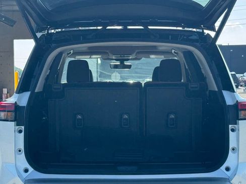 Used 2025 Nissan Pathfinder Platinum image 33
