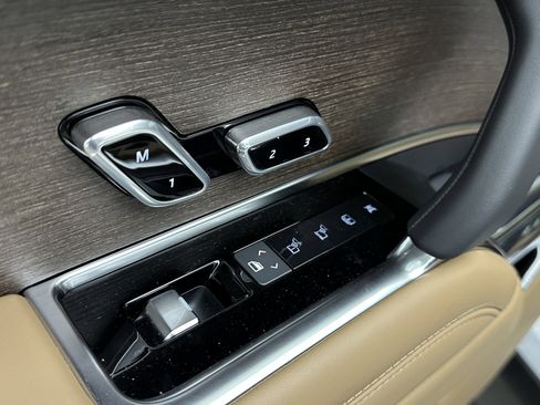 Used 2025 Land Rover Range Rover Long Wheelbase SE image 33