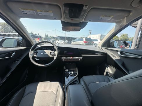 Used 2023 Kia Niro Wind w/ Wind Preserve Package FWD image 28