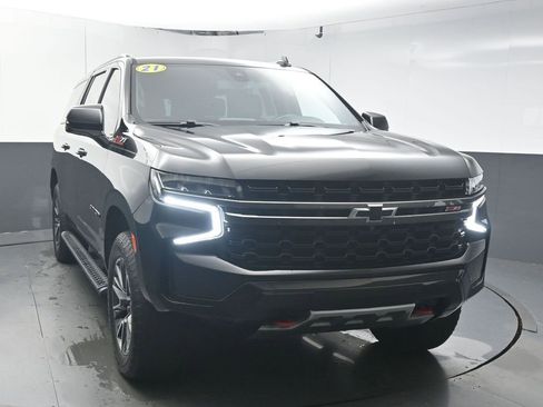 Used 2021 Chevrolet Suburban Z71 w/ Z71 Off-Road Package image 2