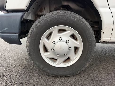 Used 2014 Ford E-150 and Econoline 150 Extended RWD image 18