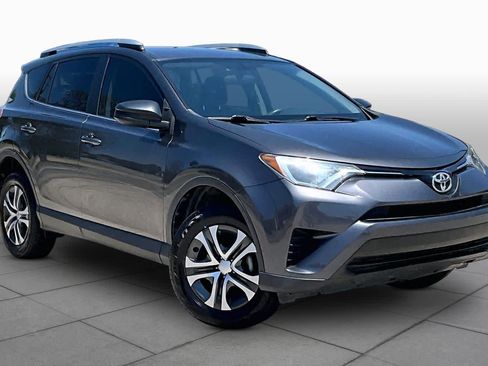 Used 2016 Toyota RAV4 LE FWD image 3