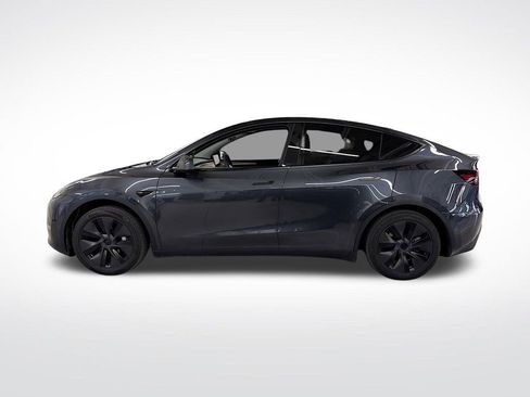 Used 2024 Tesla Model Y 2WD image 2