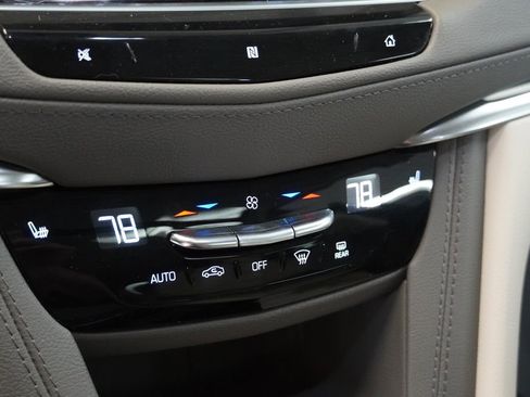 Used 2021 Cadillac XT5 Premium Luxury AWD/4WD image 8