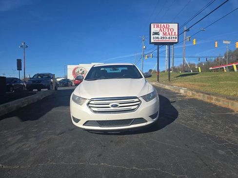Used 2014 Ford Taurus Limited image 2