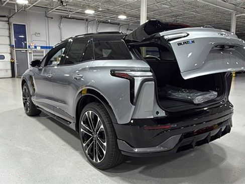 New 2026 Chevrolet Blazer EV SS image 8