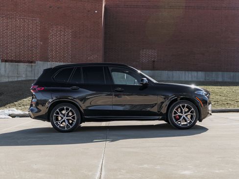 Used 2026 BMW X5 M60i image 3