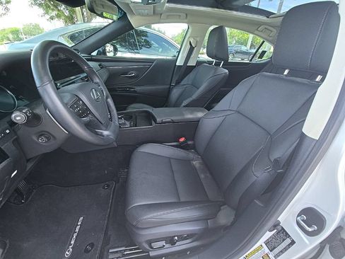 Certified 2025 Lexus ES 350 w/ Premium Package FWD image 14