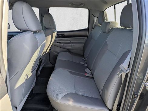 Used 2015 Toyota Tacoma PreRunner image 18