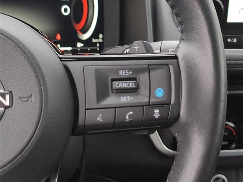 Used 2022 Nissan Rogue Platinum w/ Head-Up Display Package image 24