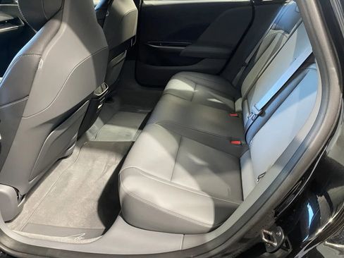 Used 2024 Lucid Air Pure image 9