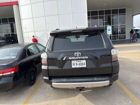 Used 2019 Toyota 4Runner TRD Off-Road AWD/4WD image 7