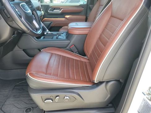 Used 2025 GMC Sierra 3500 Denali Ultimate image 6