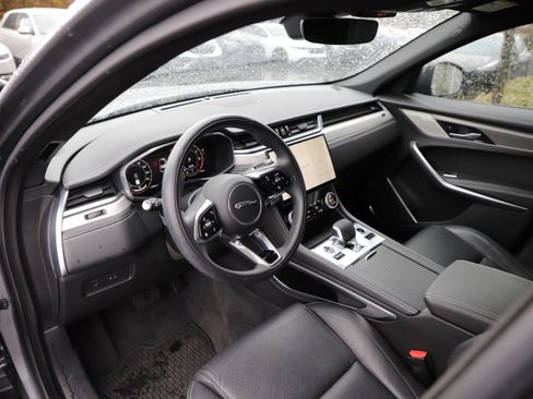 Certified 2025 Jaguar F-PACE R-Dynamic S image 19