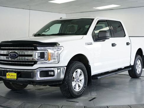 Used 2018 Ford F150 XLT w/ Max Trailer Tow Package image 3