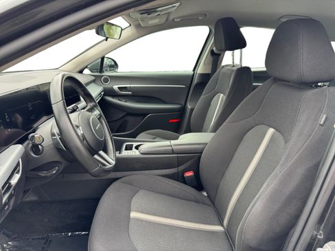 Used 2025 Hyundai Sonata SEL FWD image 9