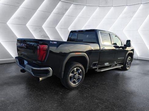 Used 2025 GMC Sierra 2500 SLT w/ SLT Premium Package image 5