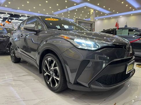 Used 2021 Toyota C-HR image 1