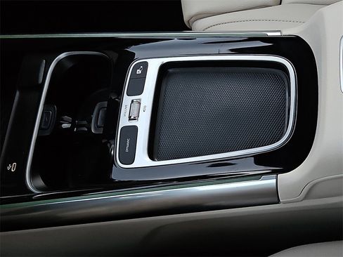 Certified 2025 Mercedes-Benz GLA 250 4MATIC image 24