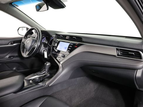 Used 2018 Toyota Camry SE FWD image 23