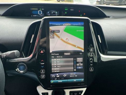 Used 2019 Toyota Prius Prime Premium image 23
