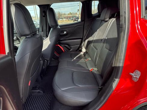 Used 2018 Jeep Renegade Trailhawk image 12