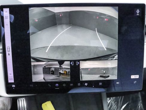 Used 2023 Tesla Model S Plaid image 6