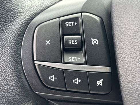 Used 2020 Ford Explorer XLT RWD image 25