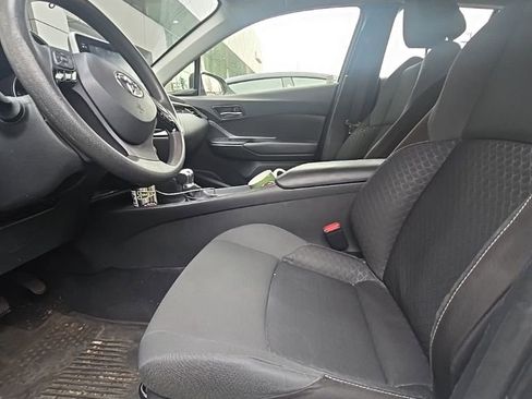 Used 2020 Toyota C-HR LE image 10