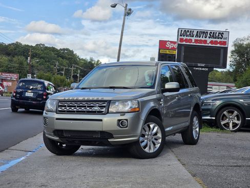 Used 2014 Land Rover LR2 image 2