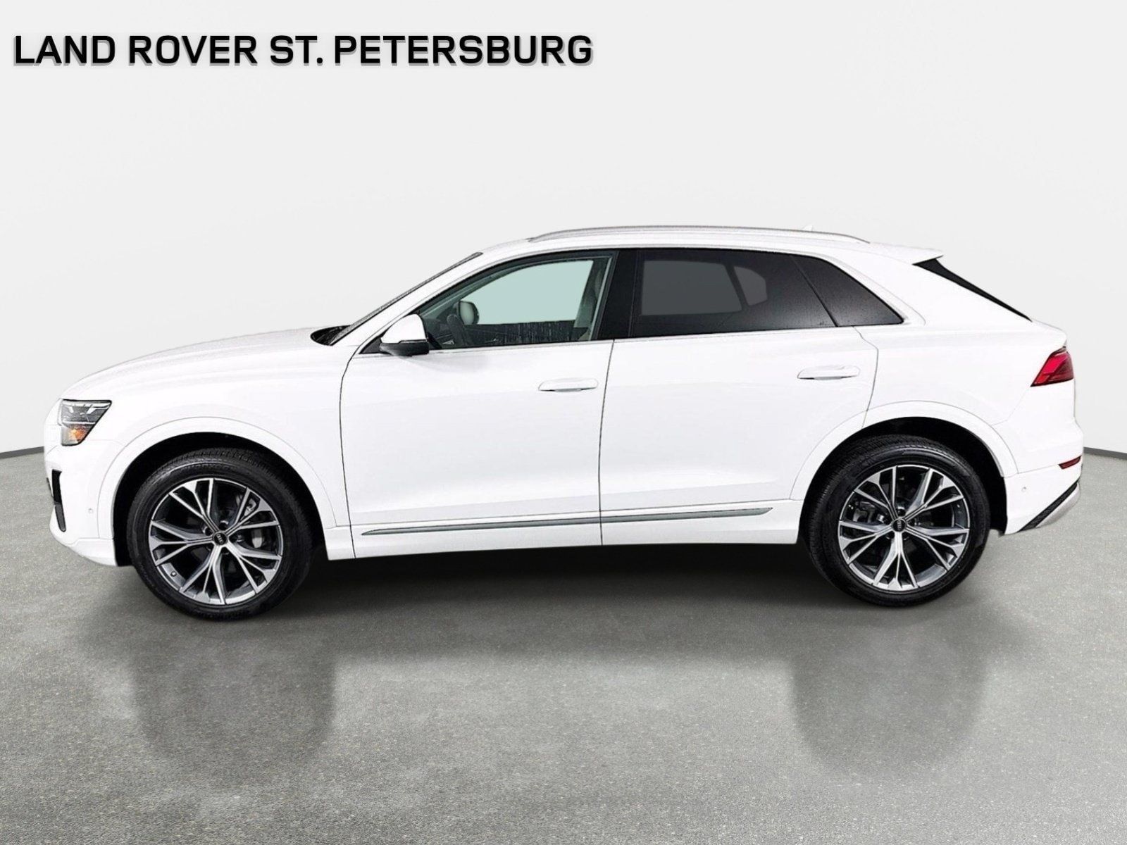 Used 2025 Audi Q8 Premium Plus AWD/4WD image 8