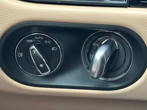 Used 2023 Porsche Macan image 23