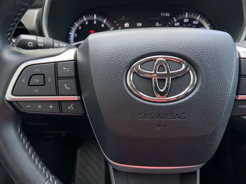 Used 2023 Toyota Highlander XLE AWD/4WD image 17