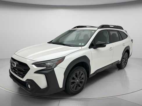 Used 2025 Subaru Outback Onyx Edition AWD/4WD image 3