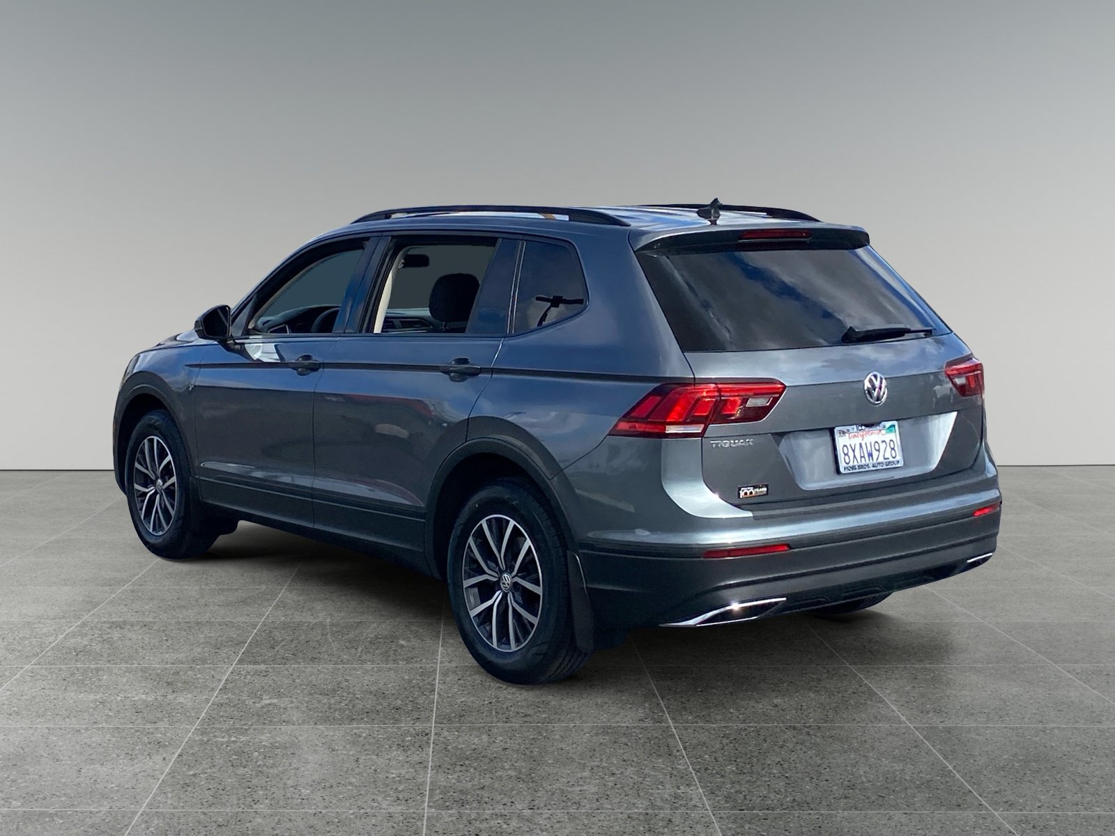 Used 2021 Volkswagen Tiguan S FWD image 3
