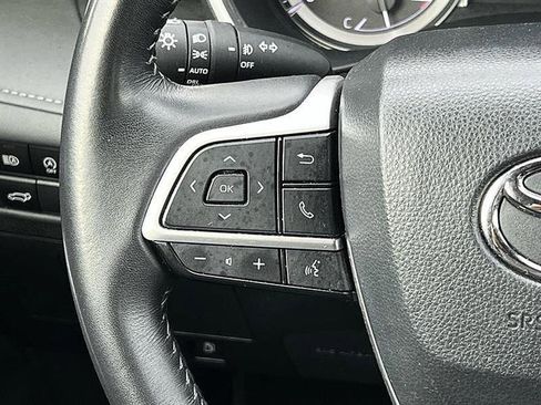 Used 2024 Toyota Highlander XSE image 23