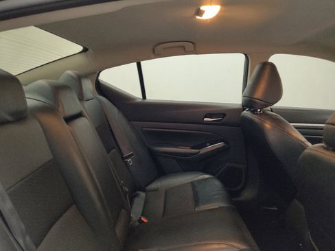 Used 2024 Nissan Altima 2.5 SR FWD image 19