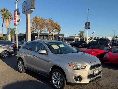 Used 2013 Mitsubishi Outlander Sport SE FWD image 3