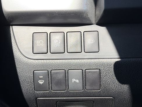 Used 2018 Toyota Highlander Limited w/ Protection Package #3 AWD/4WD image 29