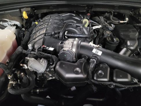 Used 2021 Jeep Grand Cherokee L Limited w/ Luxury Tech Group II AWD/4WD image 30