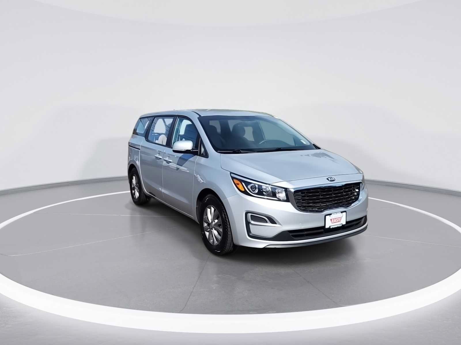 Used 2019 Kia Sedona L FWD image 2